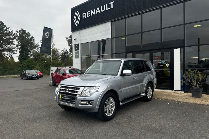 MITSUBISHI PAJERO LONG